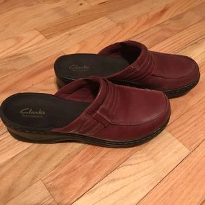 Clark’s bendables clogs